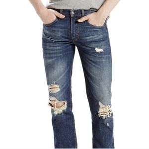 ripped levis 511